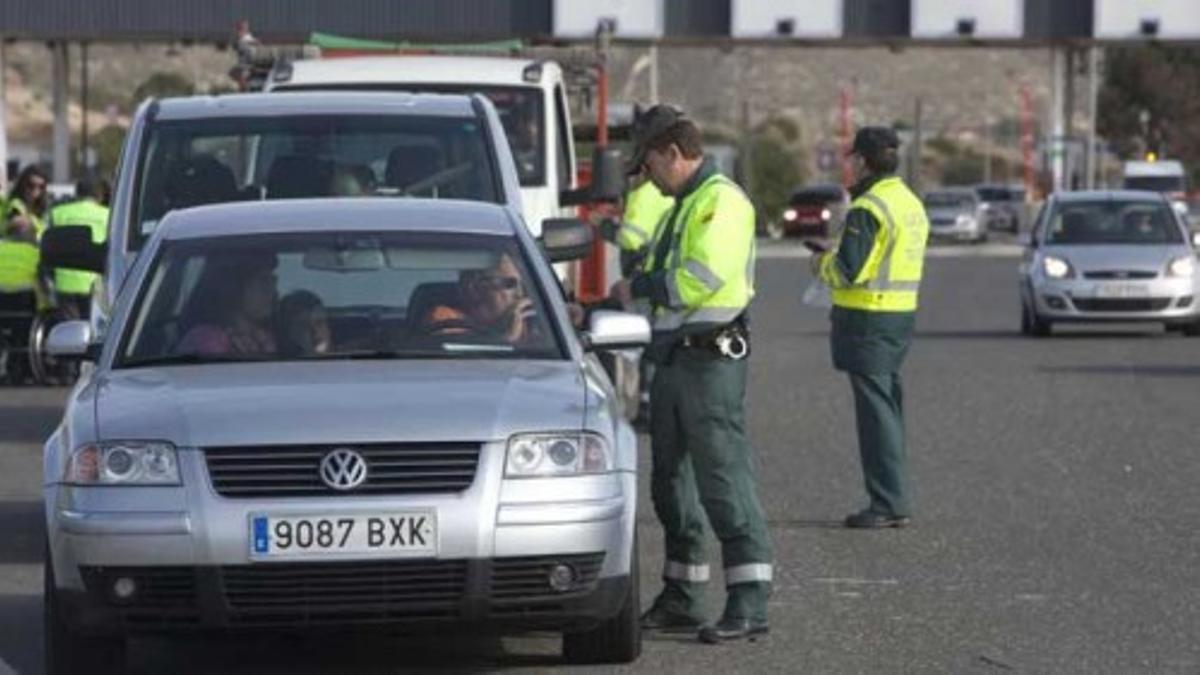 Los conductores que realicen esta práctica se enfrentan a sanciones económicas