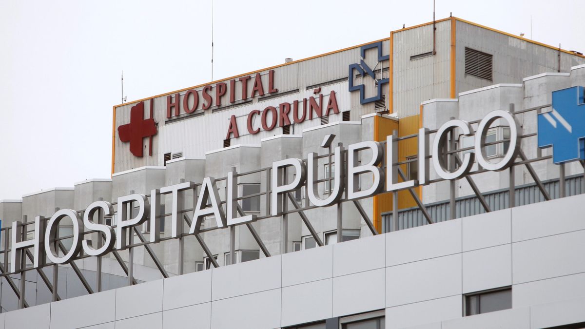 The hospital in A Coruña, where the young man was transferred. The hospital in A Coruña, where the young man was transferred.