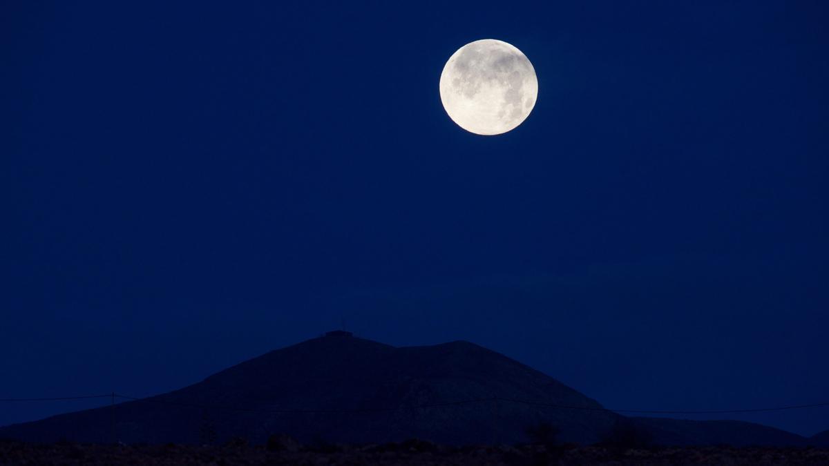 Súper luna rosa en Fuerteventura