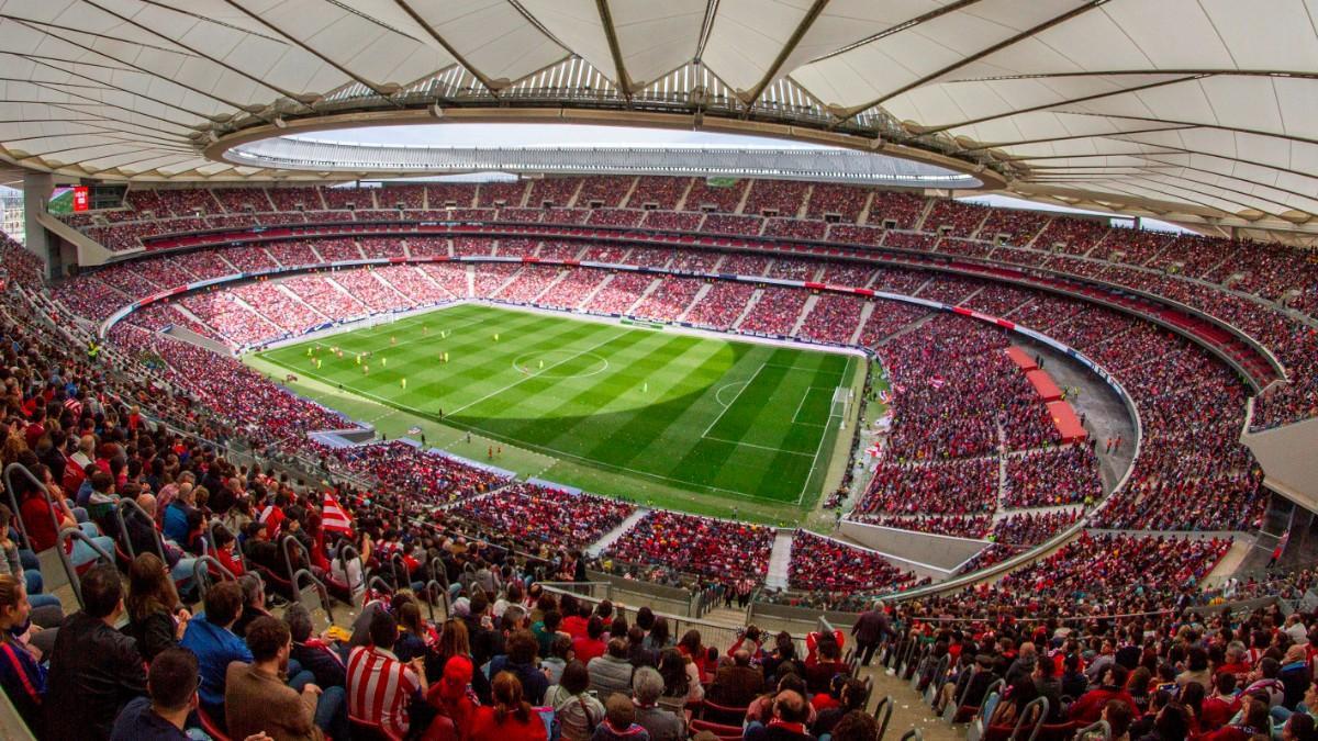 Las gradas del Metropolitano en un partido de fútbol femenino del Atlético de Madrid