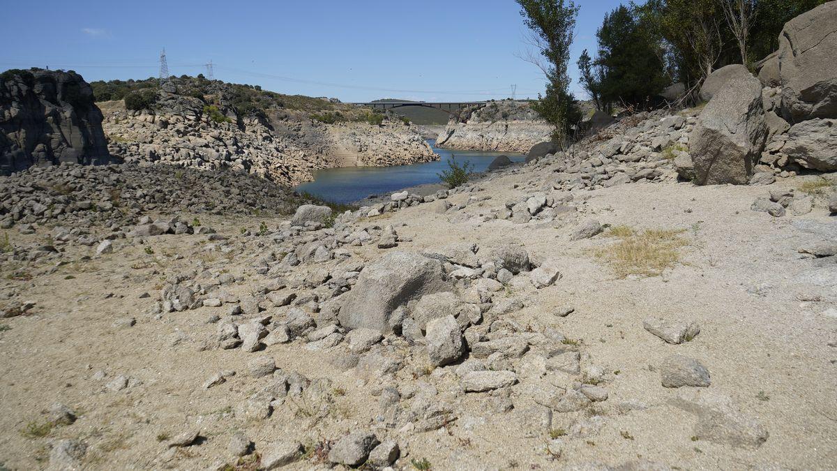 El embalse de Ricobayo, ante la sequía más absoluta.