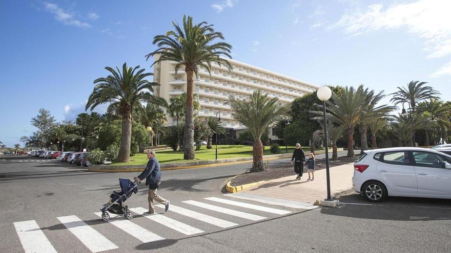 El hotel Oliva Beach de las Dunas de Corralejo, salvado y derribado por el mismo informe