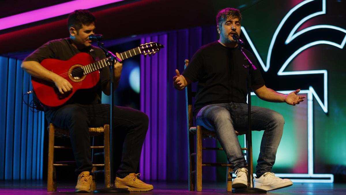 FOTOS | Gala de los Premios Ondas 2024. En la foto, los hermanos David y José Manuel Muñoz, componentes de Estopa, actúan tras recoger el Premio Ondas Nacional de Música A la trayectoria (Ex aequo) FOTOS | Gala de los Premios Ondas 2024. En la foto, los hermanos David y José Manuel Muñoz, componentes de Estopa, actúan tras recoger el Premio Ondas Nacional de Música A la trayectoria (Ex aequo)