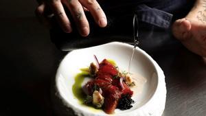 Tiradito de sandía y tomates lactofermentados del restaurante Fronda Pasaje.