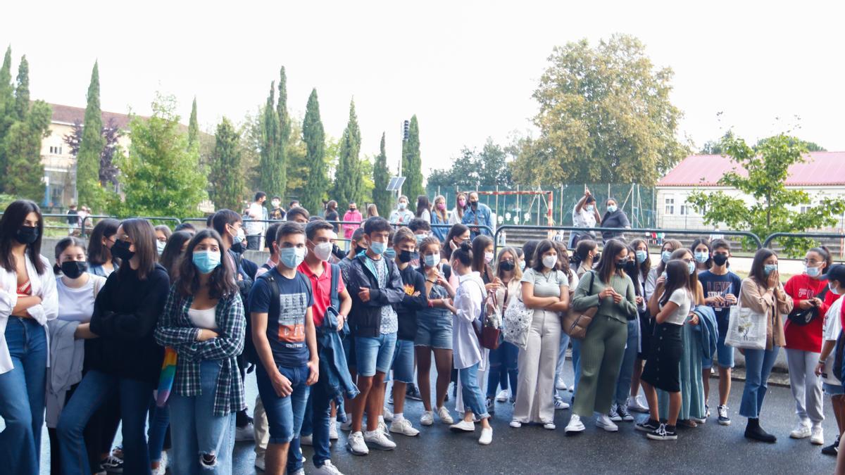 Alumnos del Castro Alobre durante la presentación del primer día de clase.