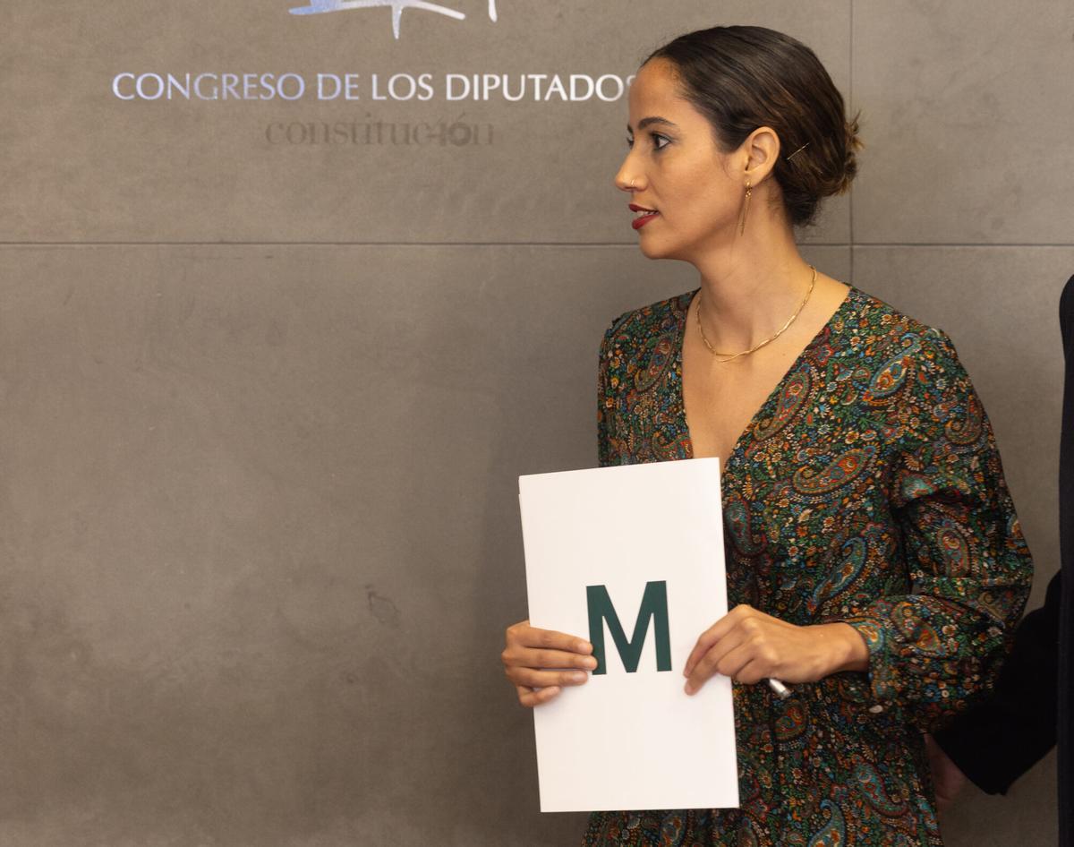La diputada de Sumar Tesh Sidi, a su llegada a una rueda de prensa anterior a la Junta de Portavoces, en el Congreso de los Diputados.