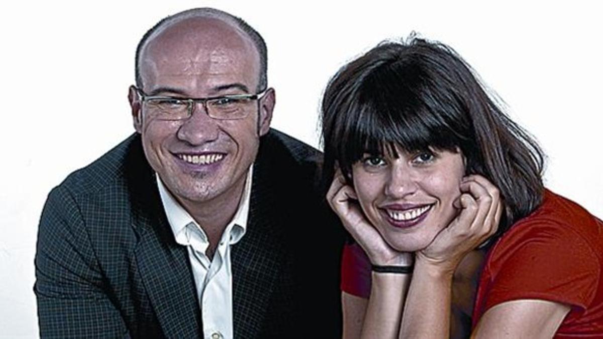 Gaspar Hernàndez y Flora Saura, los presentadores del programa.
