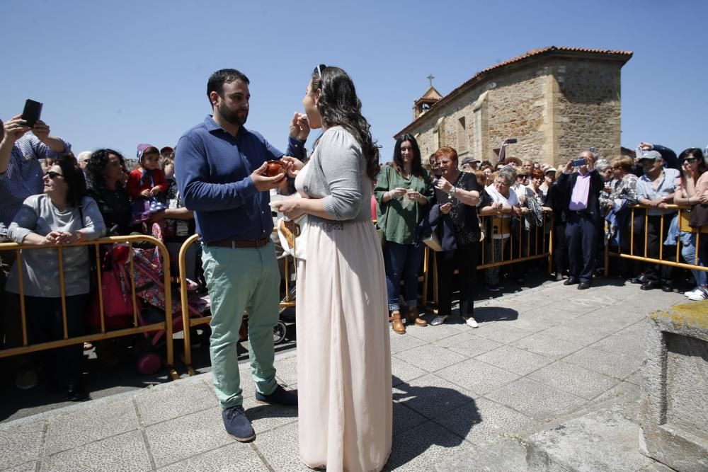 Fiestas del Puchero en Villalegre y rito del beso en la Ermita de la Luz.