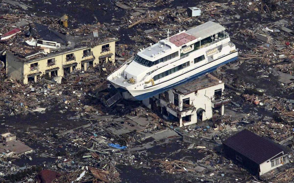 El terremoto causó un gran tsunami y miles de muertos