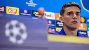 Gavi: Si por mi fuera me retiraría en el Barça