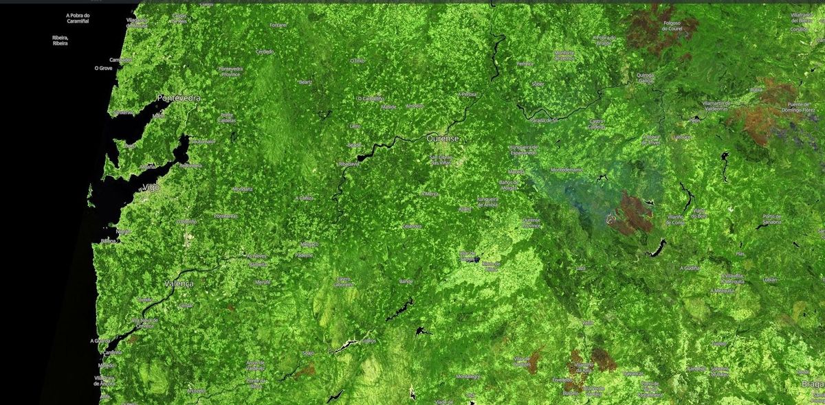 El daño del fuego, a vista de satélite, en OCourel, Valdeorras, OInvernadeiro y Oímbra.