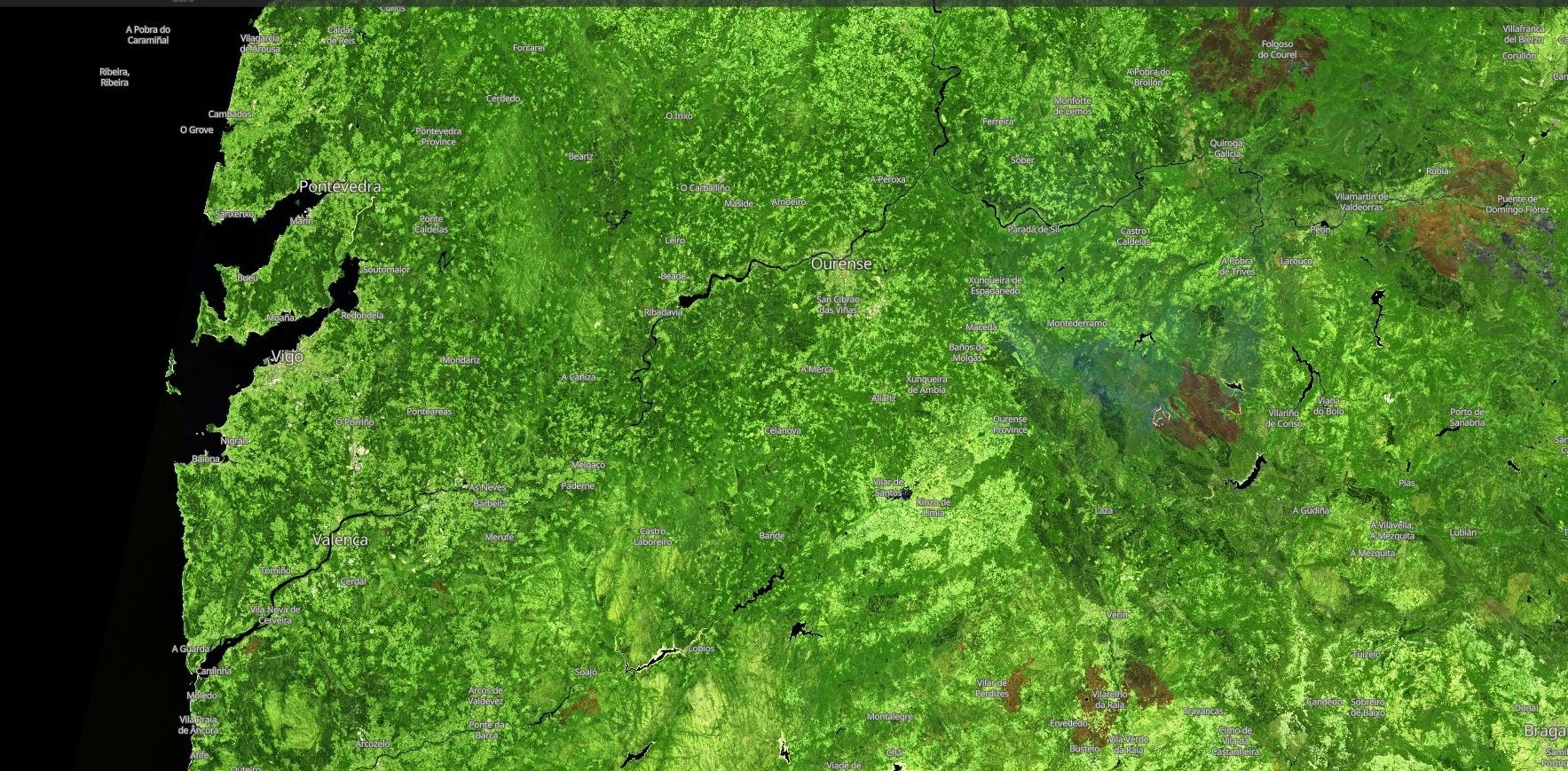 El daño del fuego, a vista de satélite, en O Courel, Valdeorras, O Invernadeiro y Oímbra.