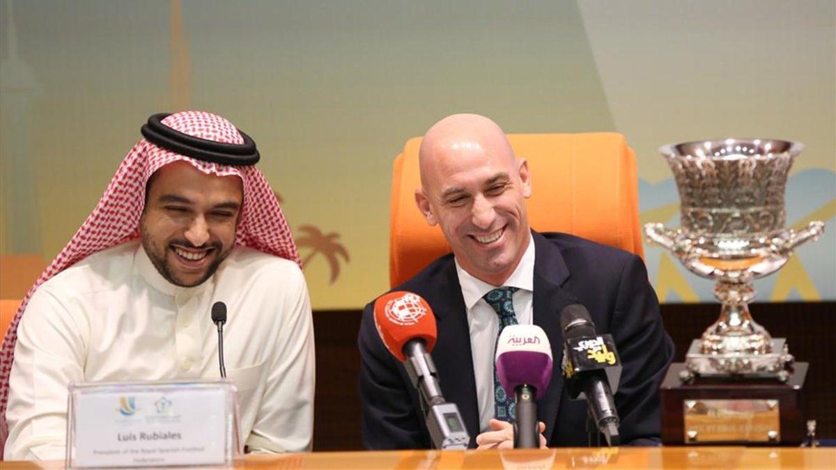 Rubiales se siente orgulloso de que la Supercopa se juegue en Arabia Saudí