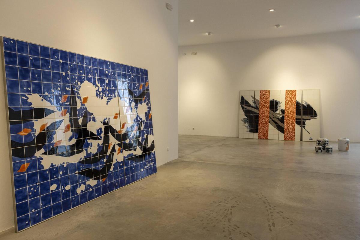 Dos de los murales de Lin Utzon