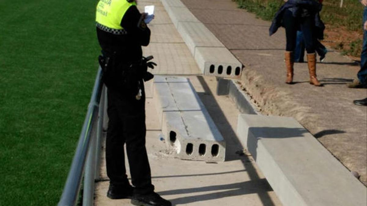 Imagen de la plancha del hormigón que le cayó a un niño que estaba en la Ciudad Deportiva de Vila-real en noviembre del 2016.