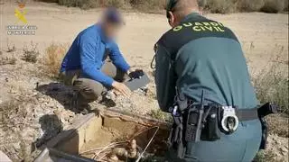 Cazan a un empresario que llevaba 17 años regando un campo de golf con agua de pozos ilegales