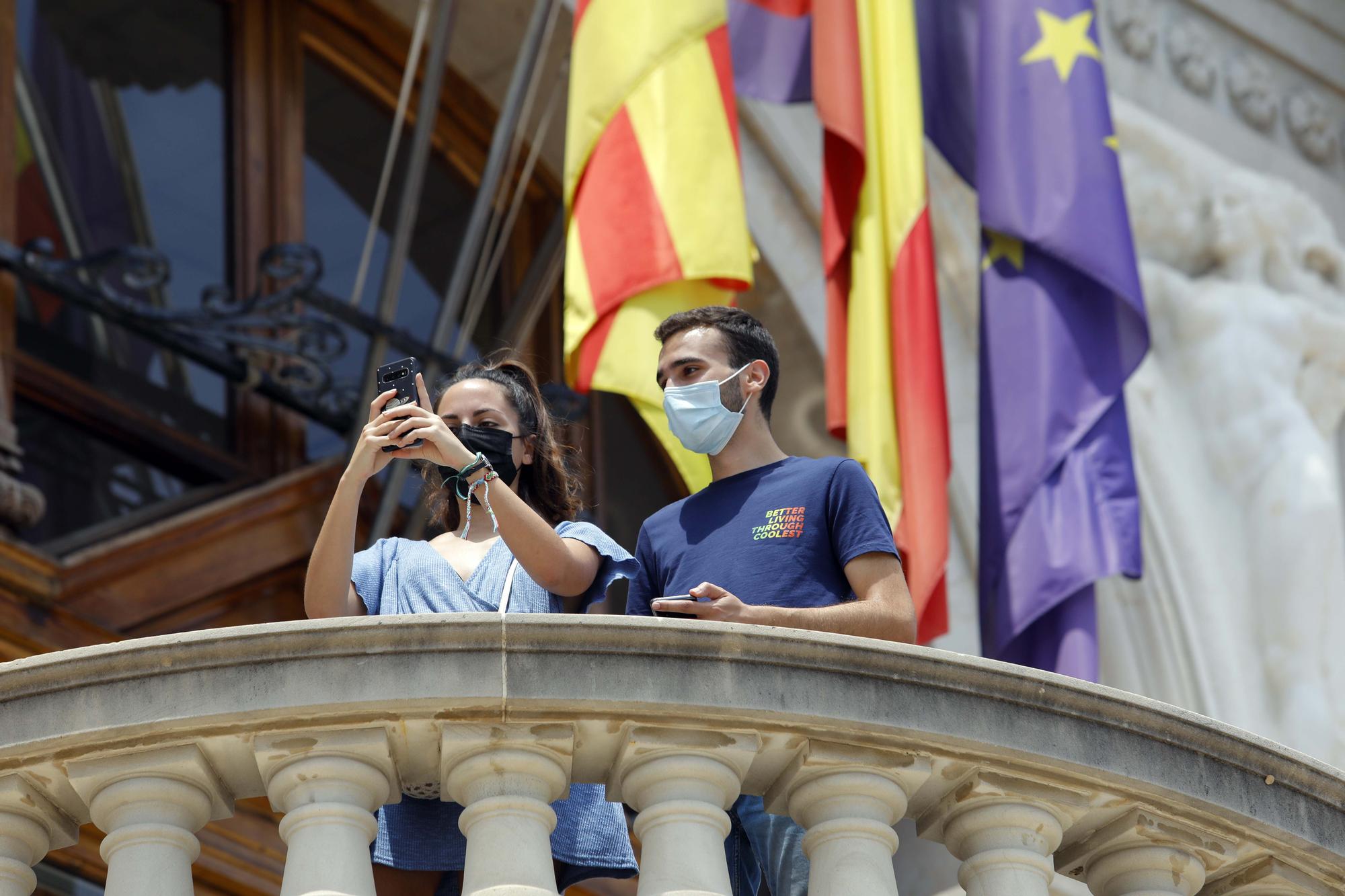 València abre, de nuevo, las puertas de su ayuntamiento