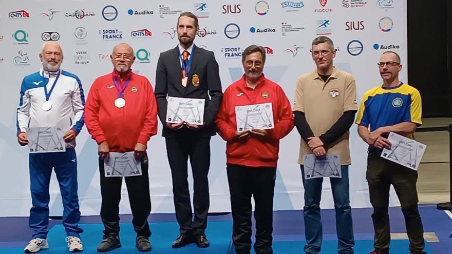 Oro y diploma para dos tiradores del Club de Tiro Olímpico de Oliva en el Europeo