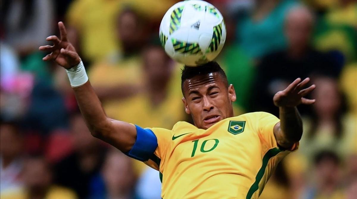 jcarmengol34995989 topshot   brazil s player neymar heads the ball during the r160808052659