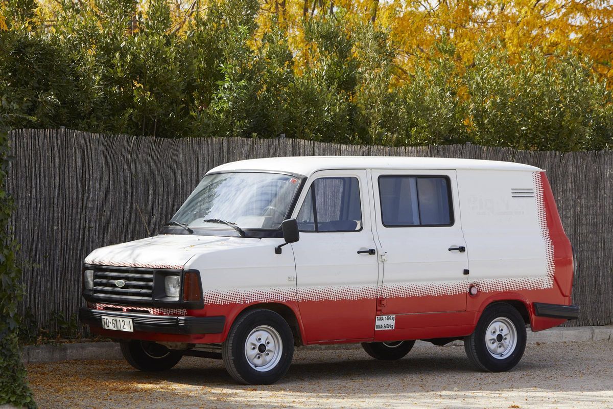 Ford Transit celebrates 60 years of innovation, leadership and uninterrupted service
