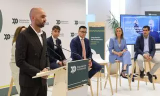 Giráldez ficha por el comercio local: «Cuando cuidas lo que tienes cerca pueden pasar cosas grandes»