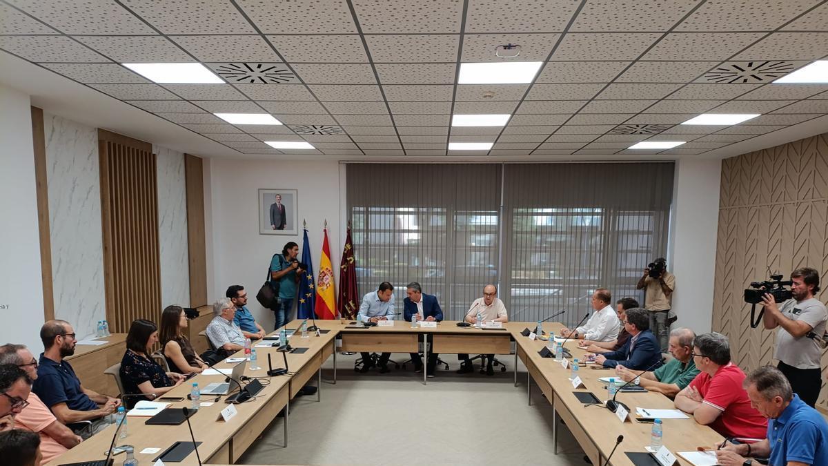 Un momento de la reunión del Comité de Expertos del Agua, este miércoles en la Consejería de Agricultura.