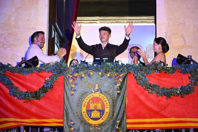 Josan abre las Fiestas de Elche con un pregón de primera lleno de emoción