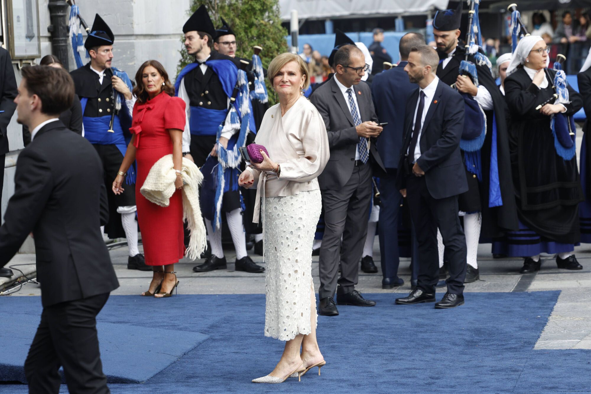  Así fue la llegada de los invitados a los premios "Princesa de Asturias" y su paso por la alfombra azul