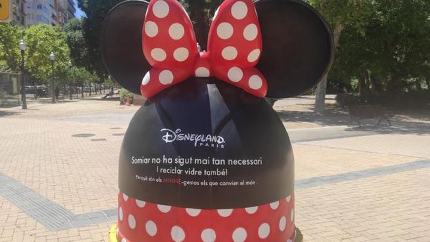 Galería de fotos | Furor en Castelló por los contenedores de reciclaje de Disney