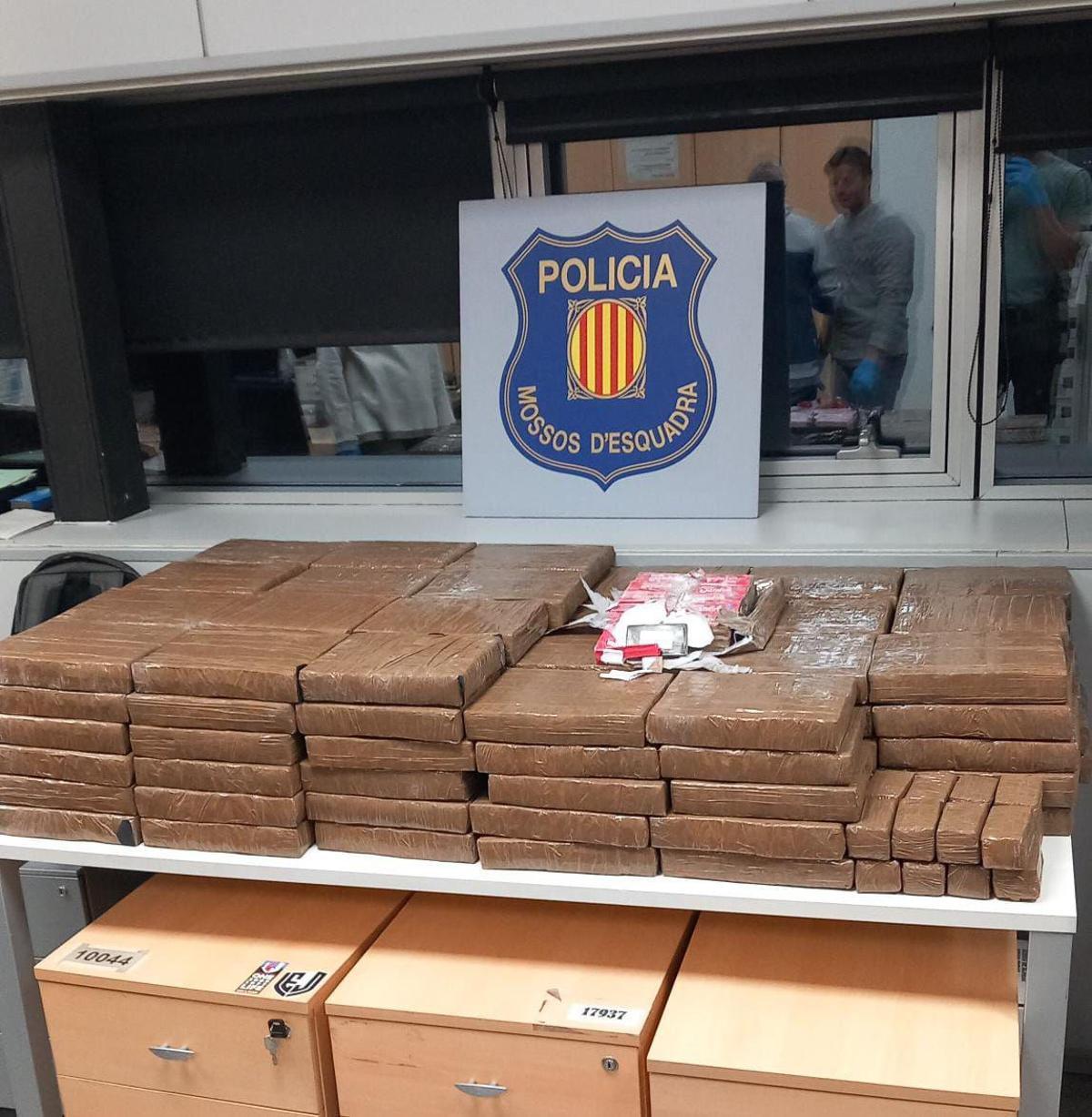 Paquetes de drogas pels Mossos