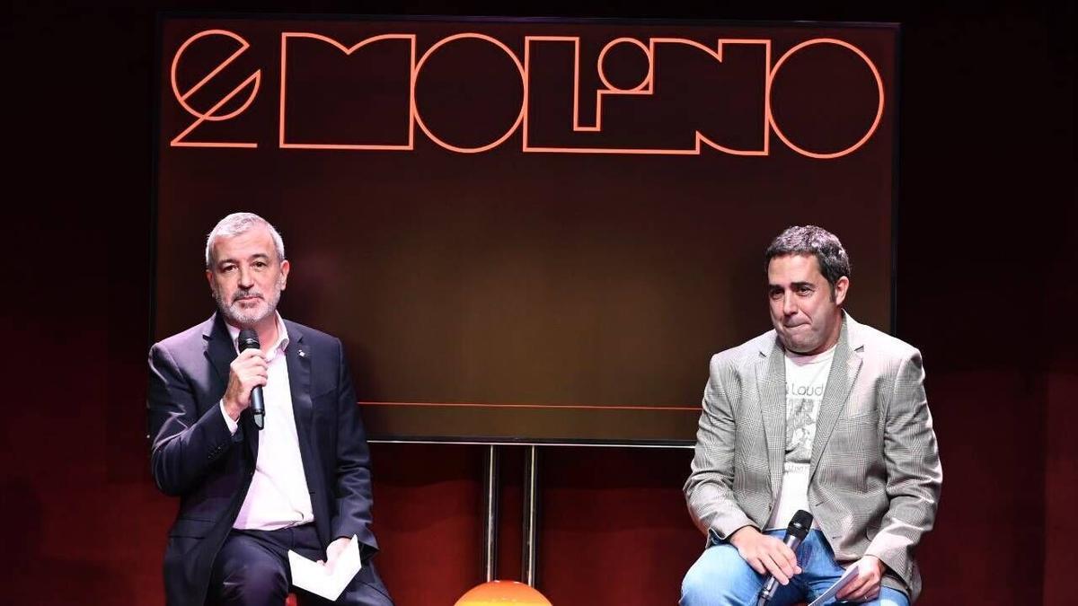 El alcalde Jaume Collboni presenta la nueva actividad de la sala El Molino en el Poble Sec en septiembre de 2024.