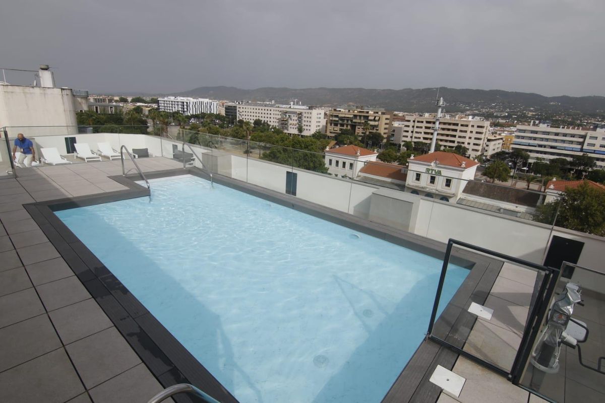 Piscina del hotel.