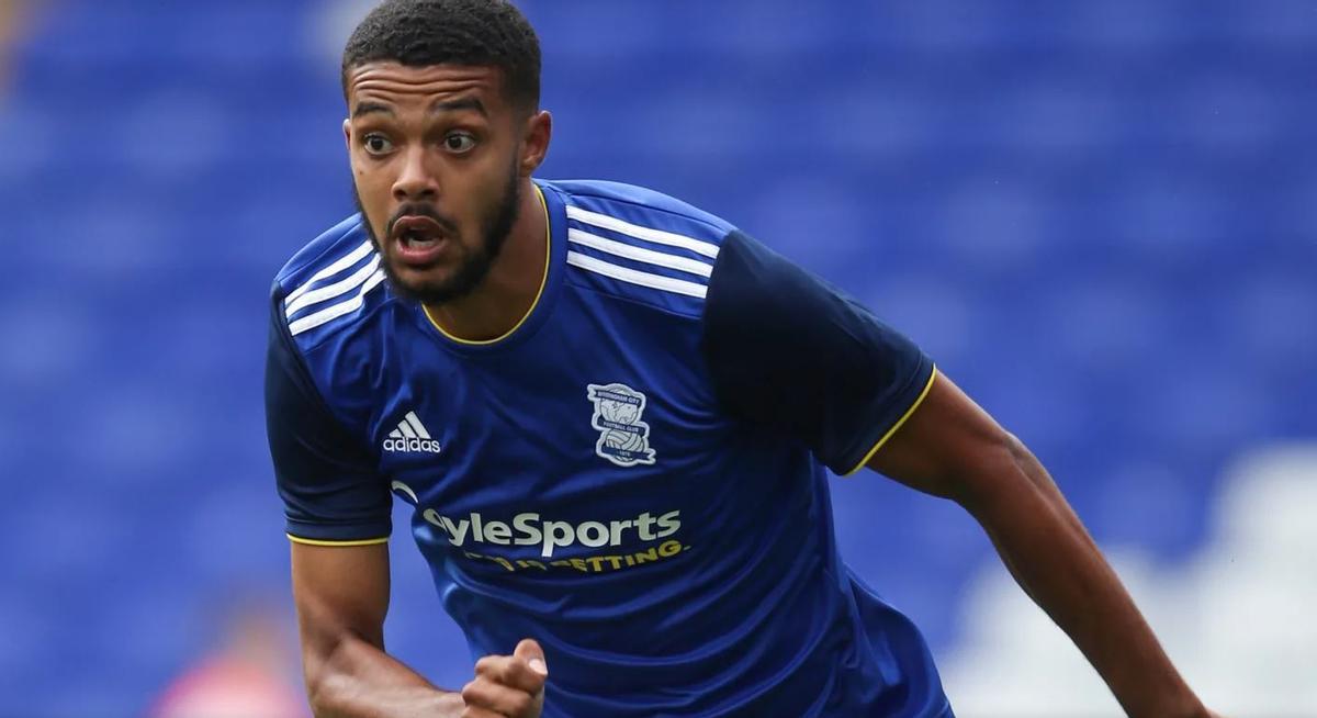 Jake Clarke-Salter, cedido al Coventry, regresa en julio de 2022 y termina contrato este mismo año.JPG