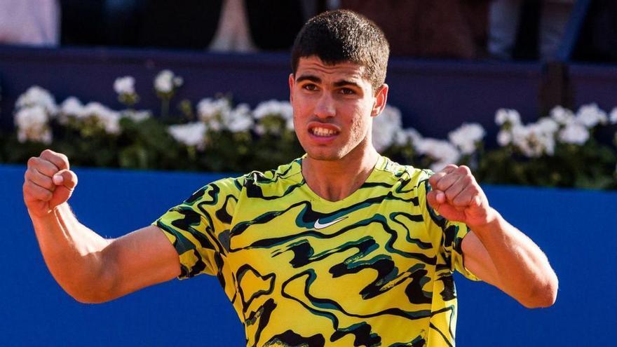 Carlos Alcaraz celebra eufórico su triunfo ante Davidovich. | EUROPA PRESS/JAVIER BORREGO