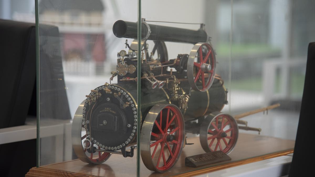 El locomòbil és la primera peça de la col·lecció, que li va despertar la passió pel modelisme