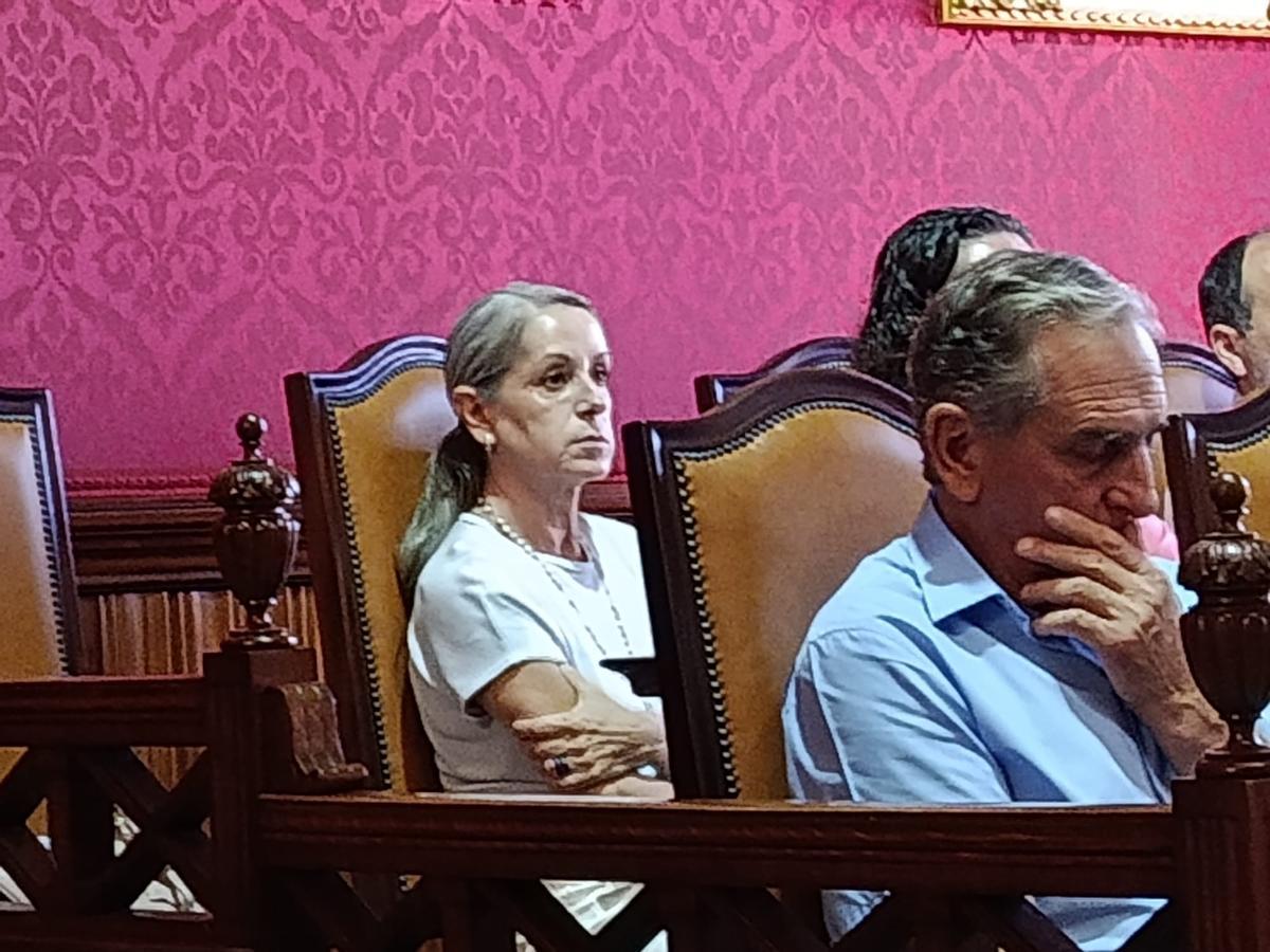 La regidora de Urbanismo, María Inmaculada Pérez (PP), durante la sesión extraordinaria.