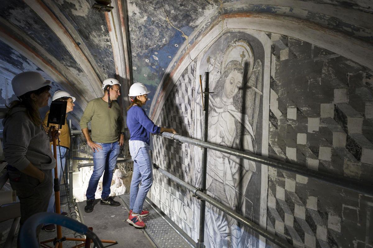 La estructura presentaba gritas y ha sido totalmente restaurada en esta intervención