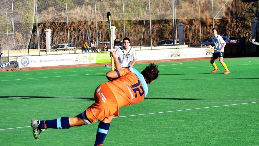 El Hockey Benalmádena consigue la permanencia matemática