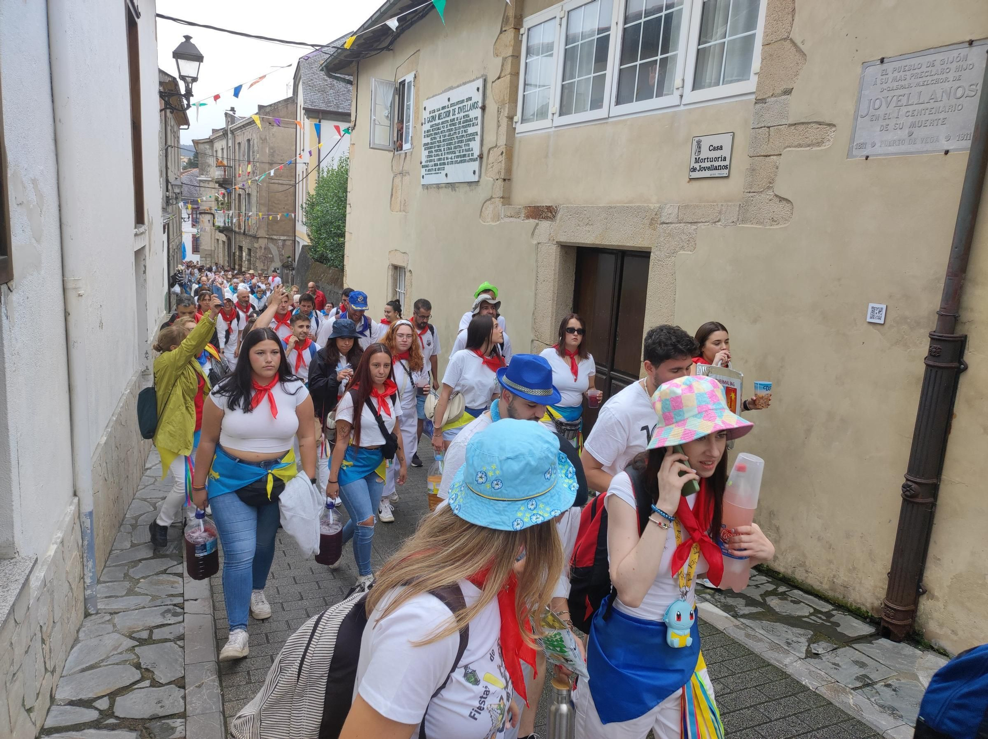 En imágenes: Así fue la salida de los romeros para celebrar la jira que cierra Las Telayas