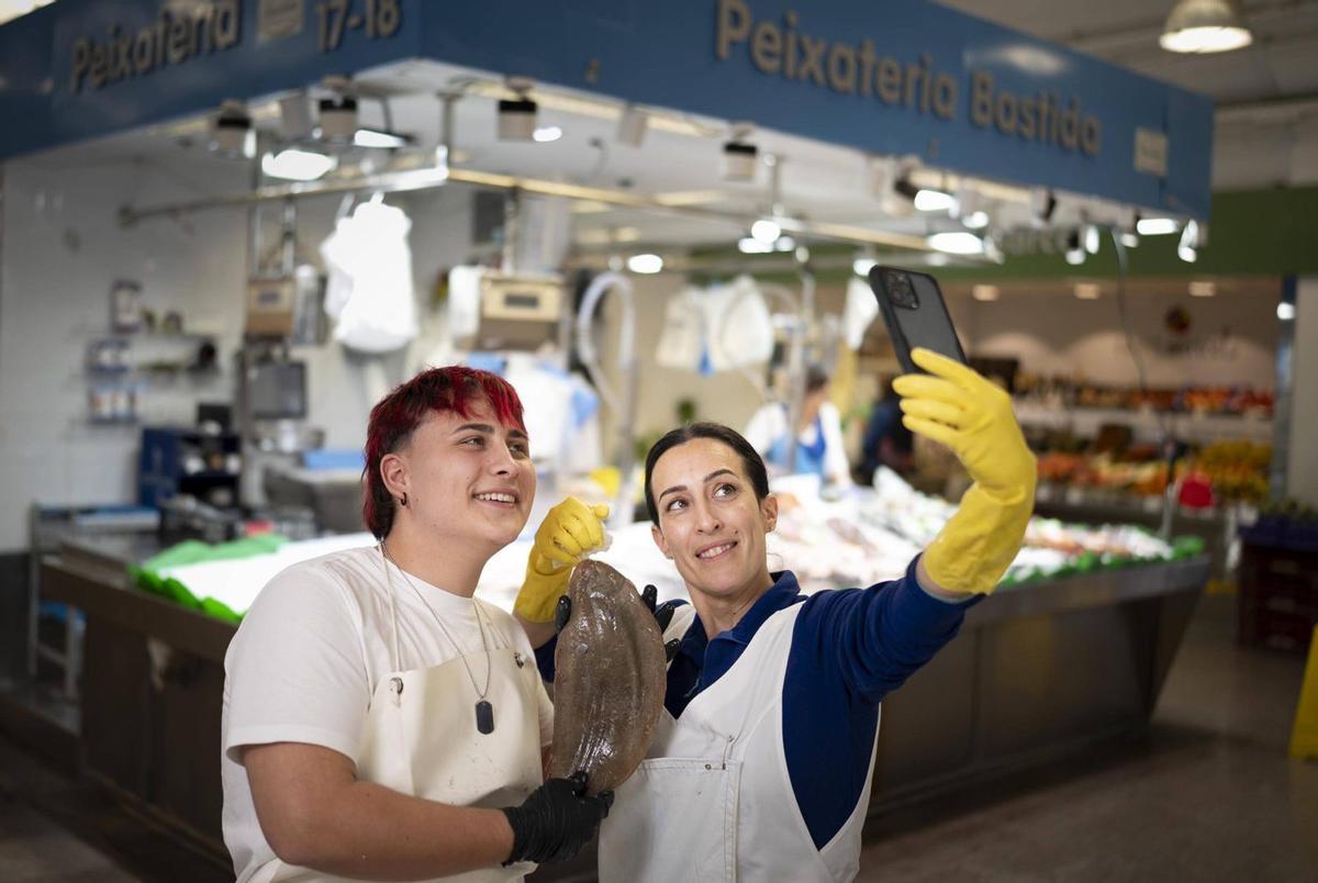 Els venedors dels mercats de l’àrea de BCN es reinventen a les xarxes