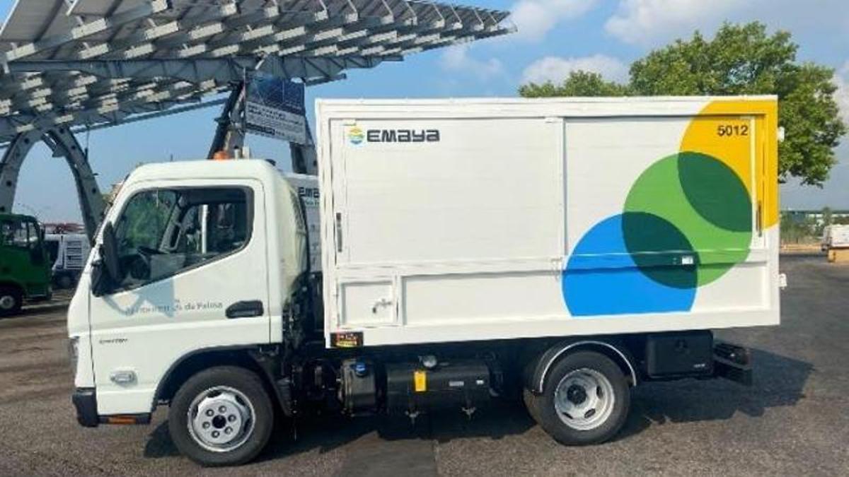 Emaya incorpora a 20 operarios y cinco nuevos camiones con el objetivo de seguir reforzando la calidad de la limpieza y el mantenimiento en las calles de Palma