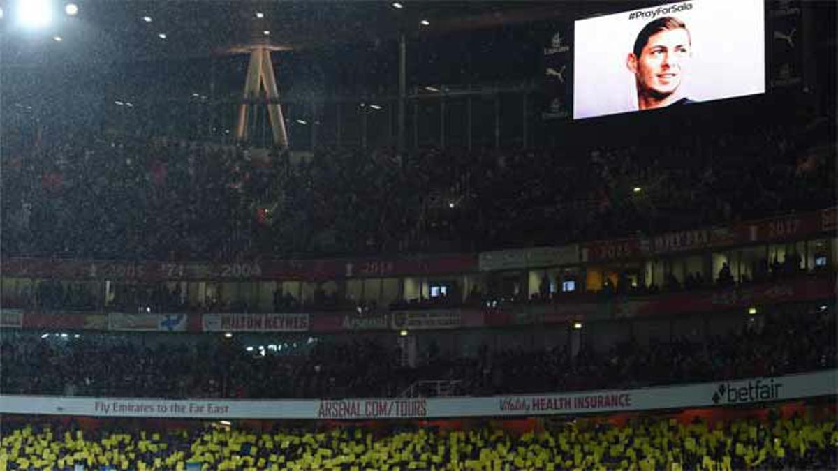 Emiliano Sala, muy presente en el Emirates Stadium