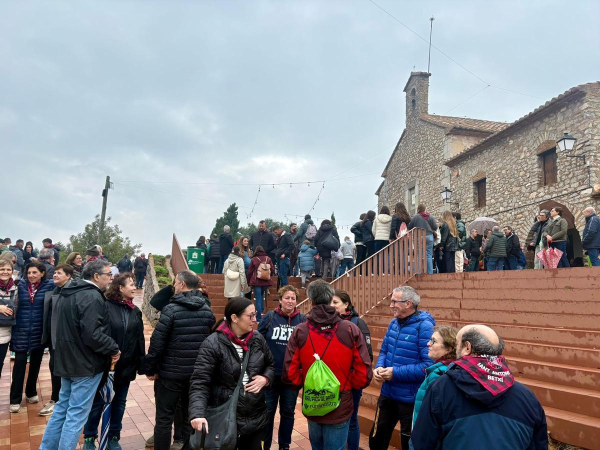 Los vecinos de Betxí cumplen por Sant Antoni.