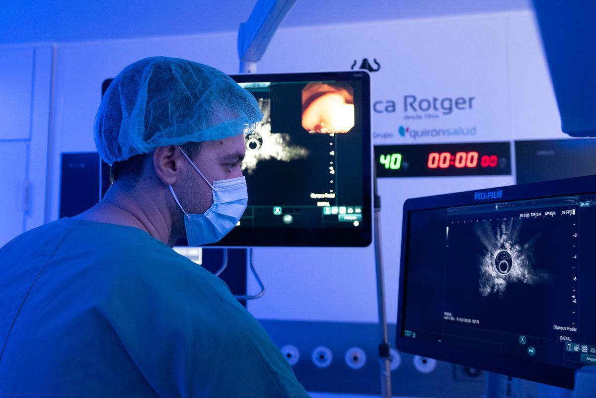 Doctor Ángel Cañete, Especialista en endoscopia de Clínica Rotger.