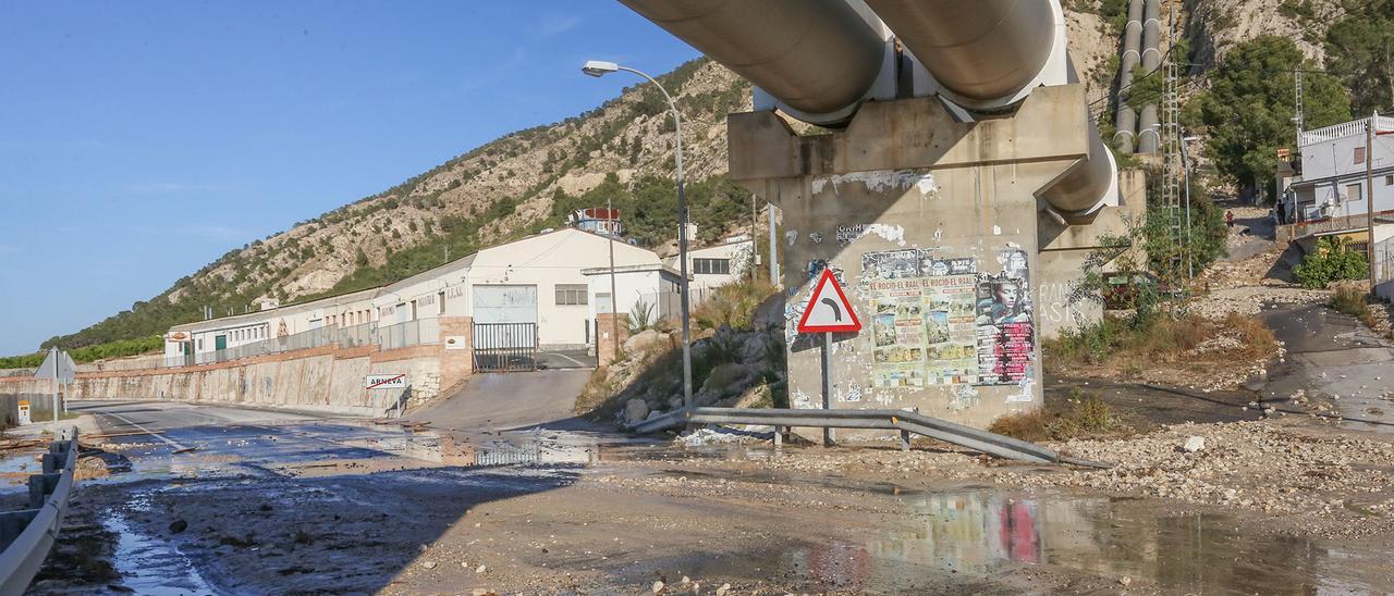 Los tubos del trasvase Tajo-Segura, en el sifón de Orihuela.