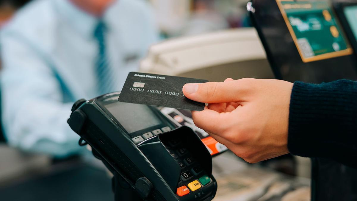 Pagos en 2023: ¿es más caro pago con tarjeta de crédito o de débito?