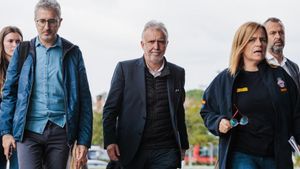 (I-D) El secretario de Estado de Política Territorial, Arcadi España; el ministro de Política Territorial y Memoria Democrática, Ángel Víctor Torres y la delegada del Gobierno en la Comunidad Valenciana, Pilar Bernabé.