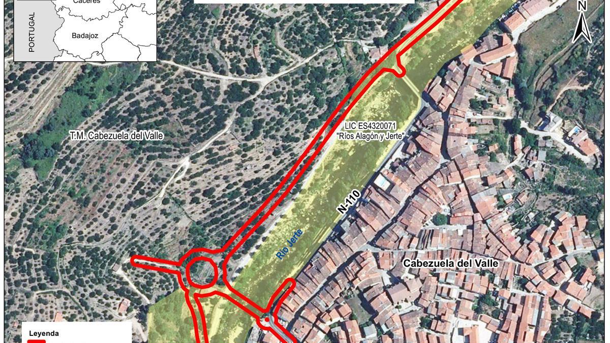 EL TRAMO QUE ASFIXIA AL VALLE YA TIENE SOLUCIÓN: La carretera N-110 es la espina dorsal del Valle del Jerte. Sin embargo, el puente de Cabezuela estrangula la fluidez del tráfico porque su estrechez no permite que se crucen dos vehículos. El Ministerio de Transportes ya ha dado luz verde al proyecto de trazado de un nuevo viaducto (7 millones de euros), y ahora ultima el proyecto de construcción. En la imagen puede verse el plano del ministerio con la solución publicada en el BOE.