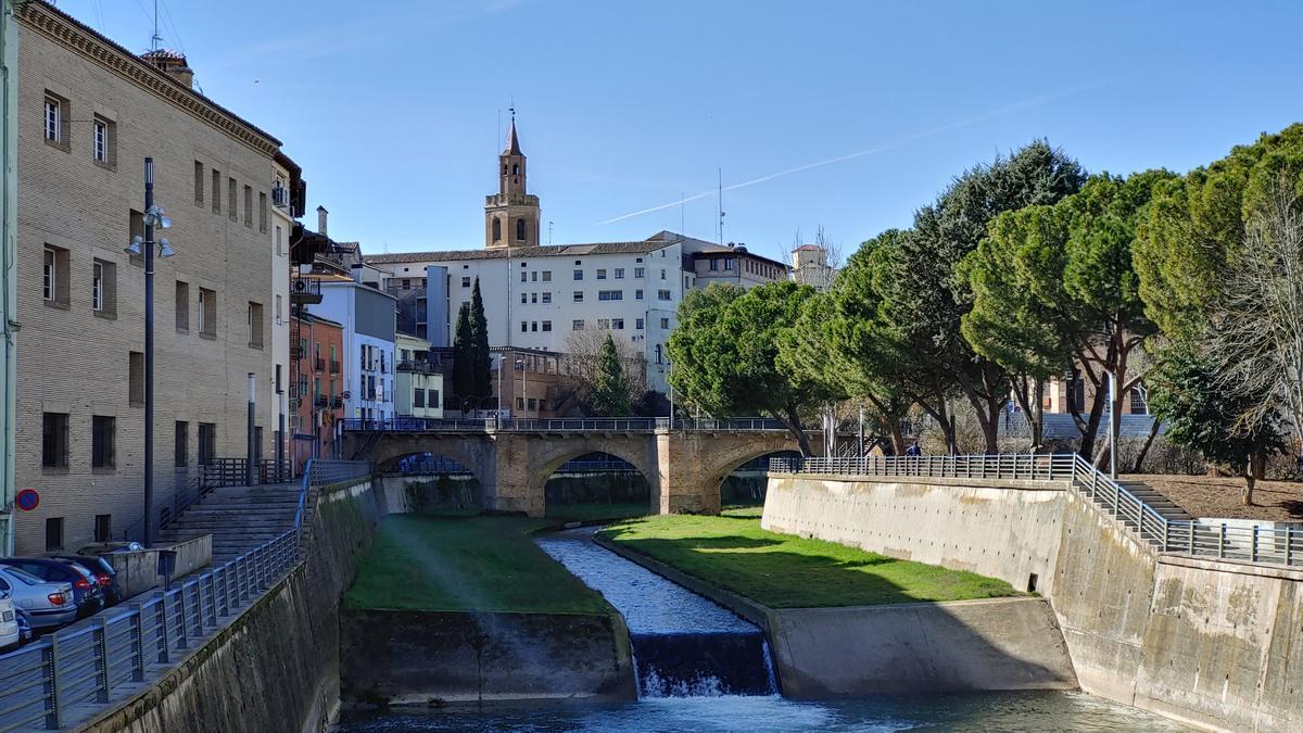 La capital del Somontano se une a las ciudades que han suspendido el impuesto de las plusvalías.