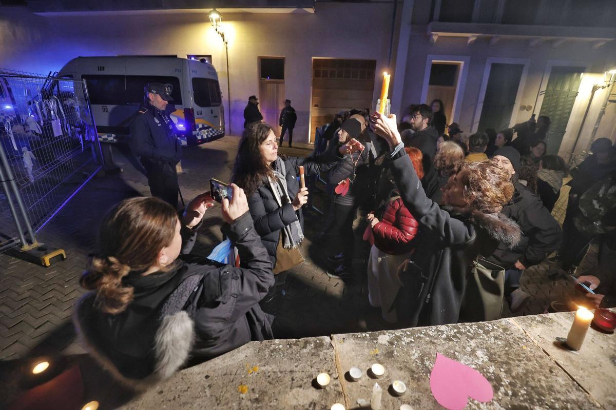 Así ha sido la tala de los bellasombra de la plaza Llorenç Villalonga